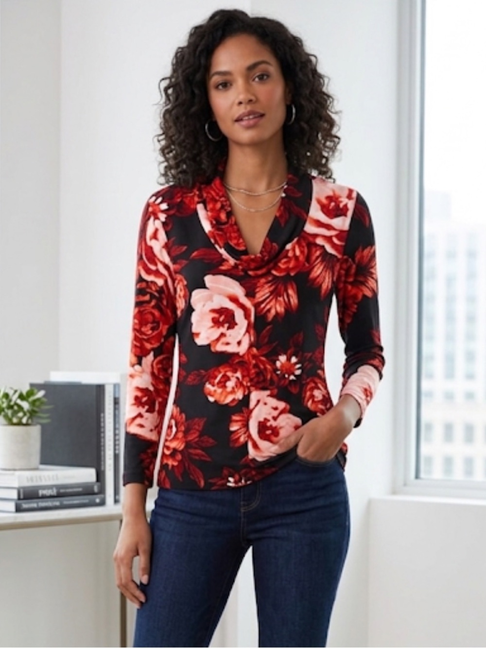 🔆NWT Tahari Floral V-Neck Women's Top